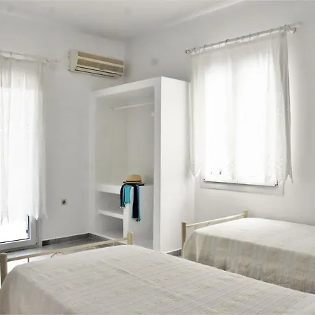 Marina 3* Naousa (Paros)