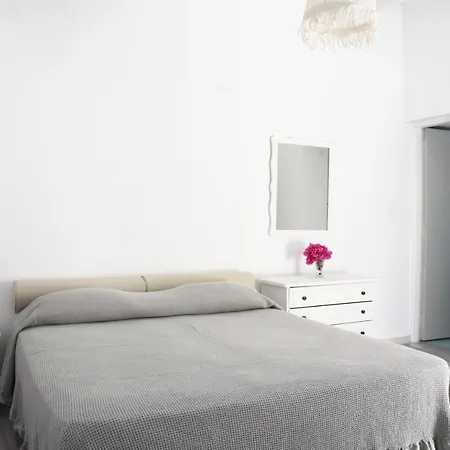 Aparthotel Marina Naousa (Paros)