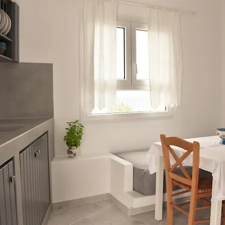 Marina Aparthotel Naousa (Paros)